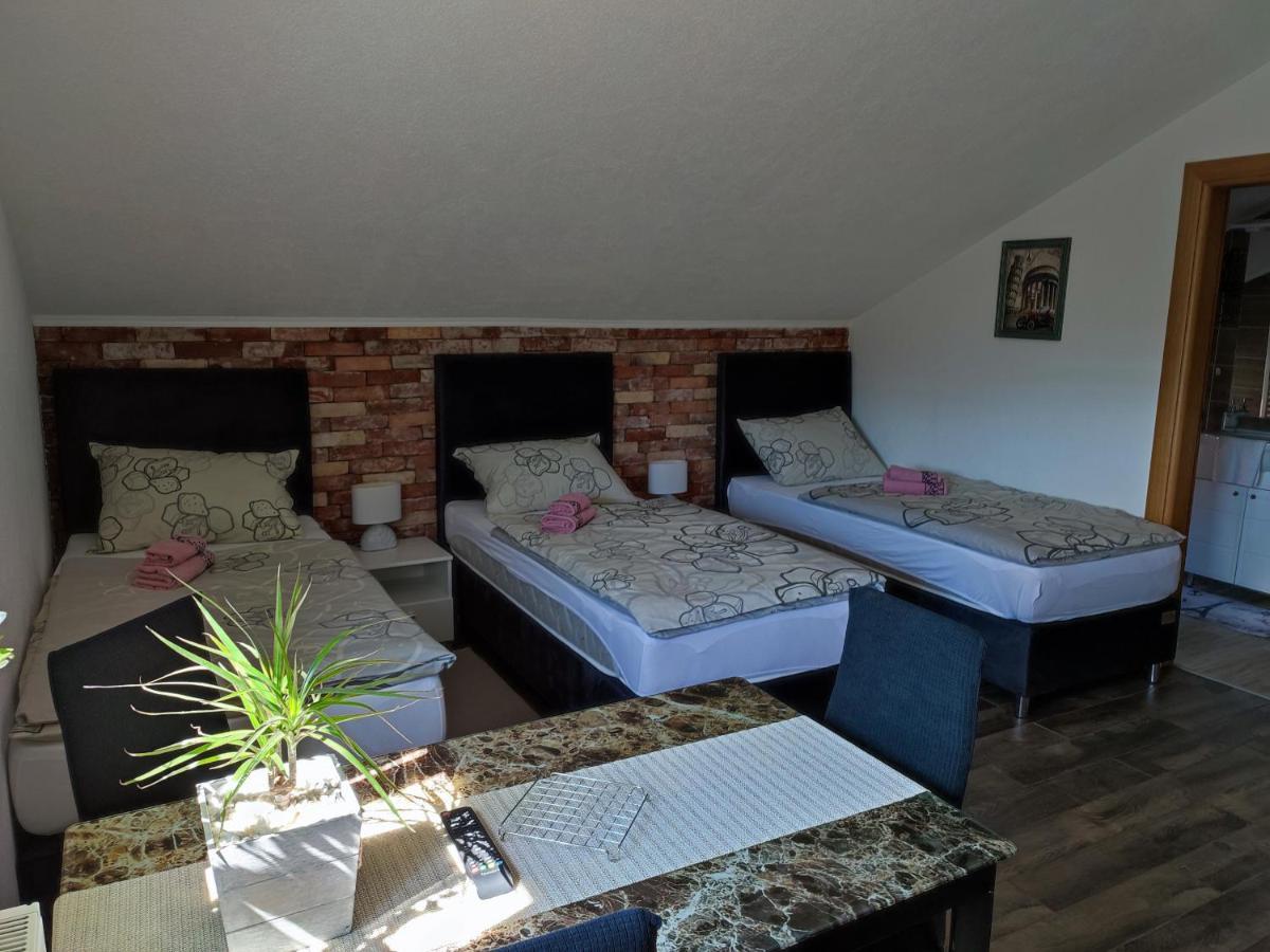 Toni Apartment Gračac