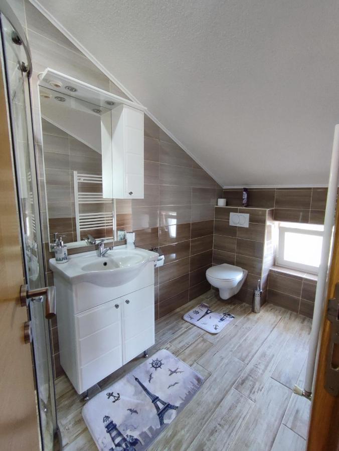 Toni Apartma *
